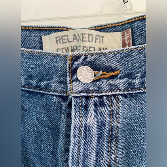 Men’s Levi Jeans - Picture 3 of 10